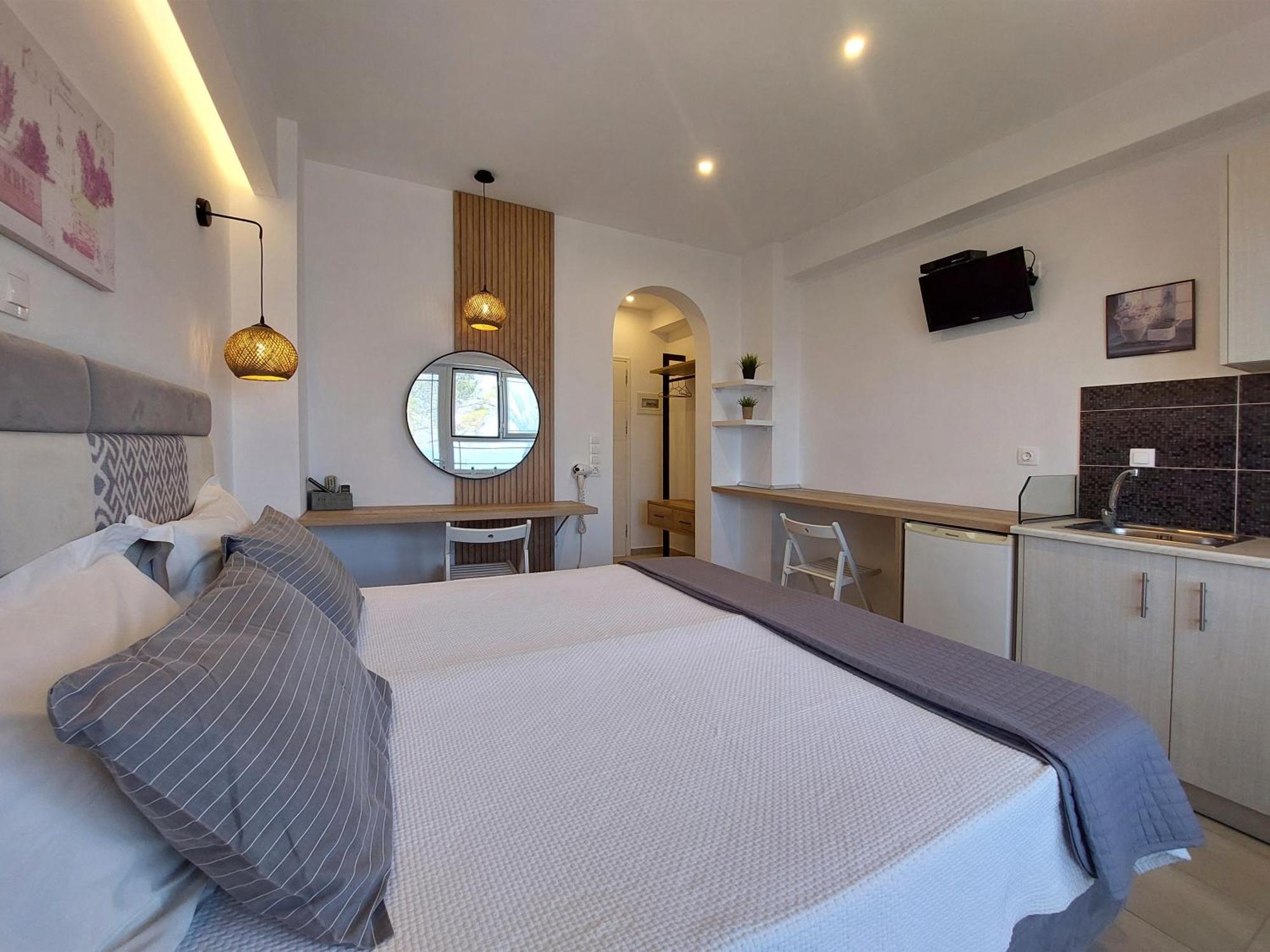 Aparthotel And Sea