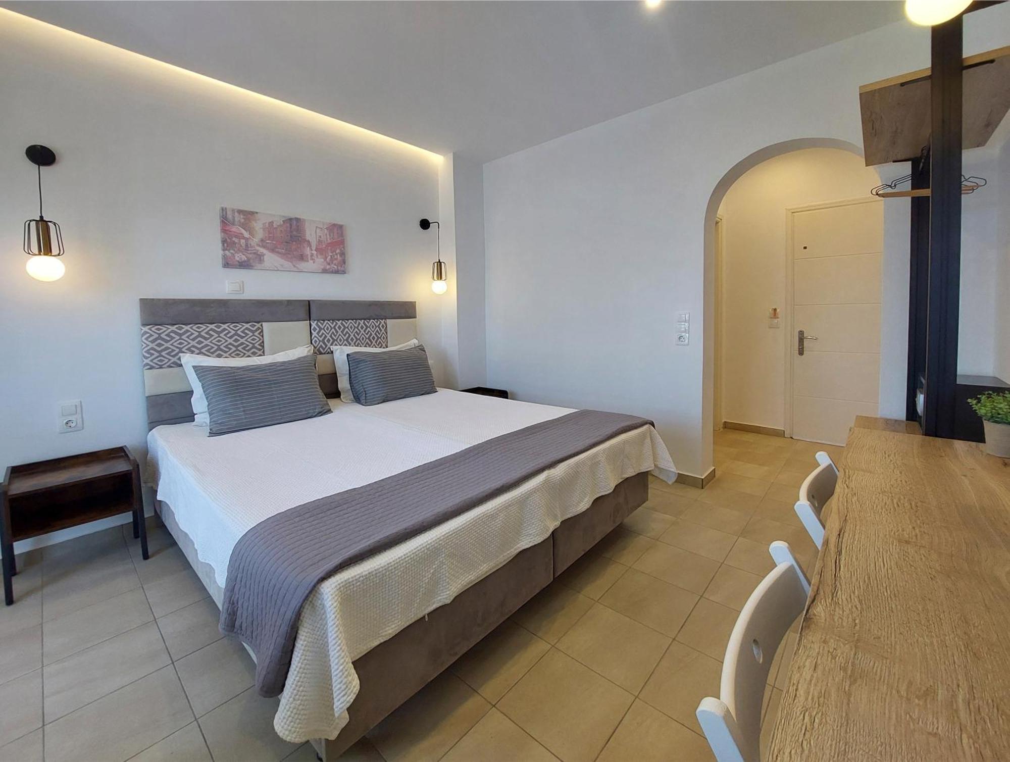 Aparthotel And Sea